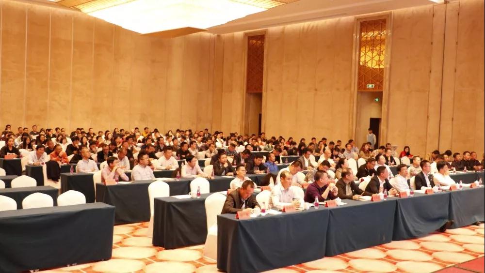 集团组织召开党委中心组学习扩大会暨“不忘初心、牢记使命”主题教